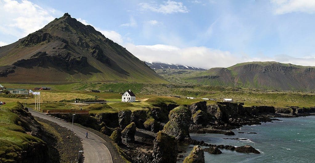 Moving to Iceland from US