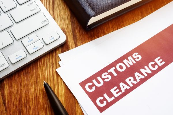 Navigating Customs: Simplifying International Moves