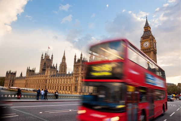 Avoiding Common Pitfalls When Moving to the UK from the USA