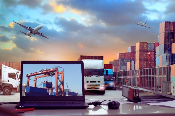 How International Movers Simplify Relocation for Households